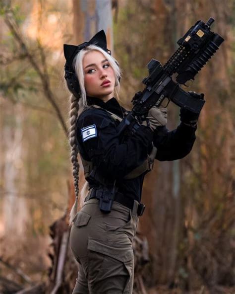 natalia fadeeva|Natalia Fadeev: Curvy Gun Waifu MP 